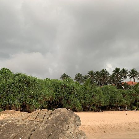 Tranquil Private Villa Near Bentota Beach ภายนอก รูปภาพ