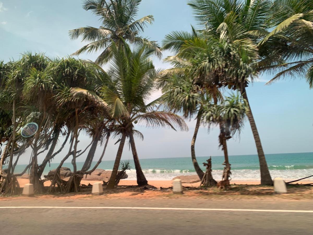 Tranquil Private Villa Near Bentota Beach ภายนอก รูปภาพ