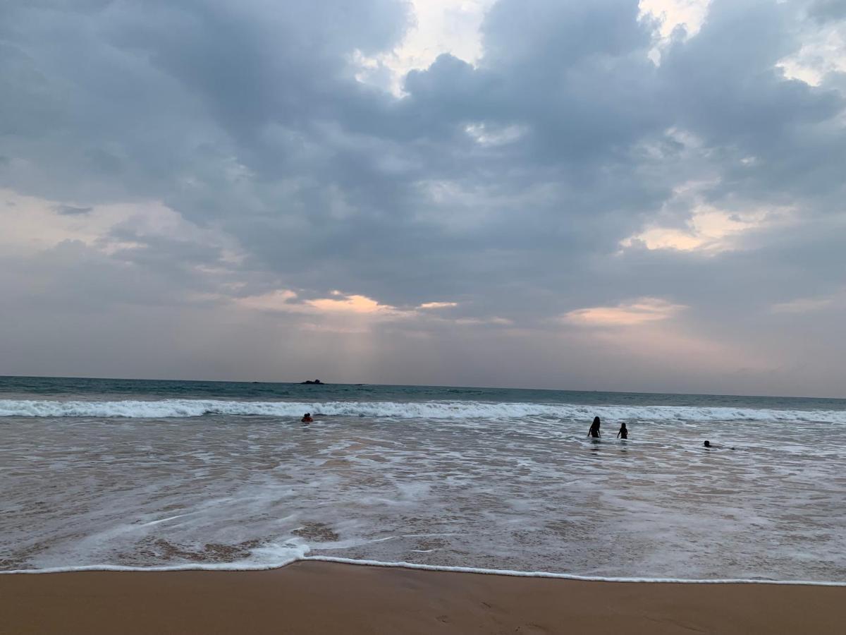 Tranquil Private Villa Near Bentota Beach ภายนอก รูปภาพ